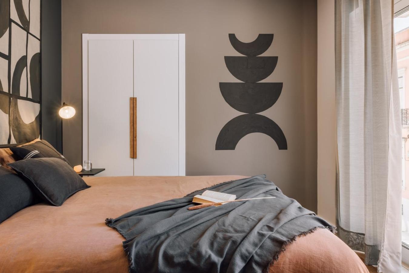 Nejam - 2 Bedrooms And Terrace In Lapa Apartment Lisbon
